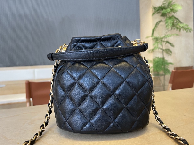 Ch**el bucket bags
